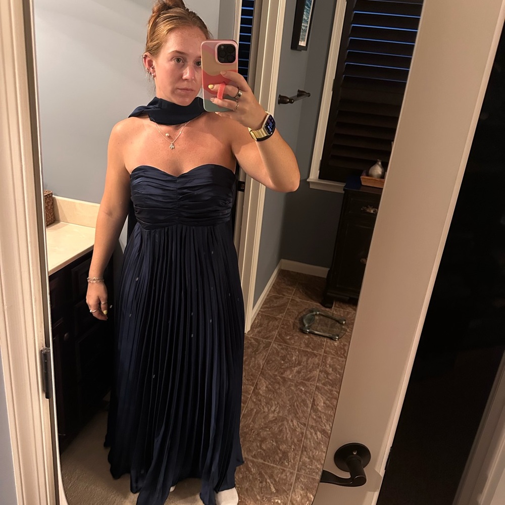 Elegant Navy Blue Strapless Evening Gown